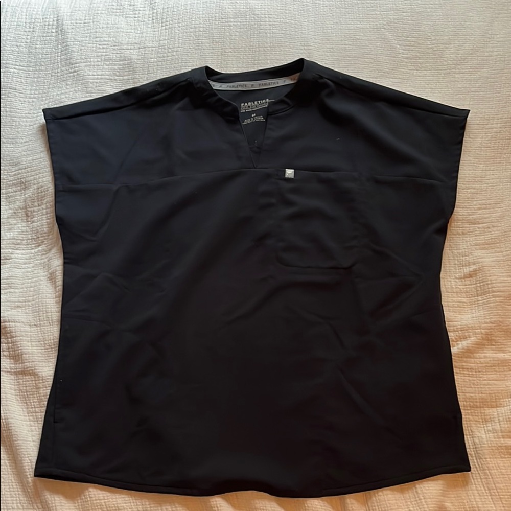 Fabletics black scrub set: High rise on call scrub jogger and evolve scrub top